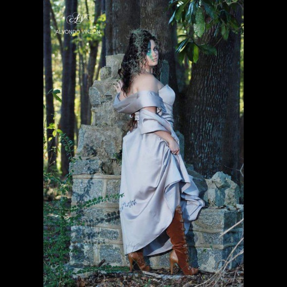 Meet your Posher, Kay'ren - Picture 2 of 7